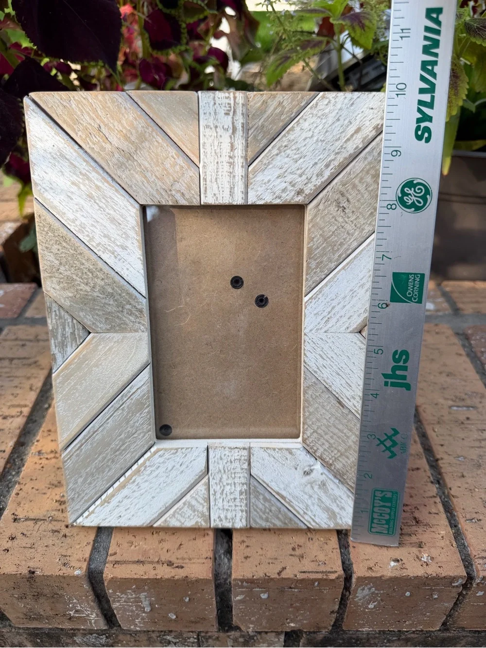 Rustic Whitewash Chevron Wood 4X6 Picture Frame - Home Accents Beautiful Cond.